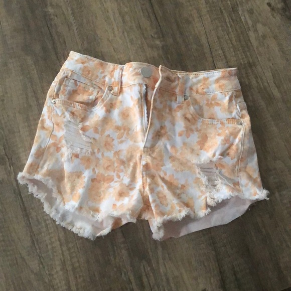 High waisted floral shorts - Picture 1 of 4